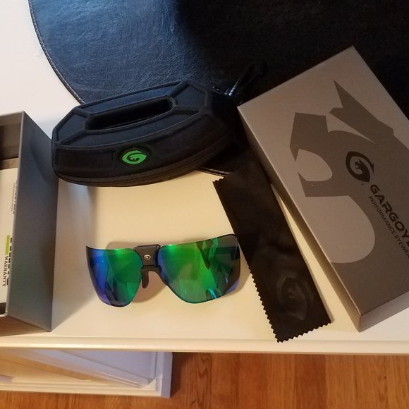 New GARGOYLES Classic/MBLK/SMK/GRN Sunglasses 10700383.QTM - Picture 1 of 14